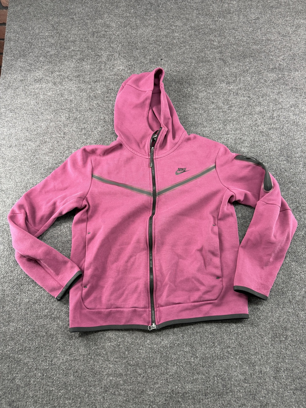 Nike Hoodie Womens Medium Pink Full Zip Fleece Reflective Zip Pockets CU4489-653